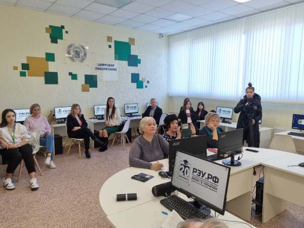 Ветераны города Севастополя, в рамках Регионального проекта  2024 года по финансовой грамотности,  приняли участие в заключительном семинаре